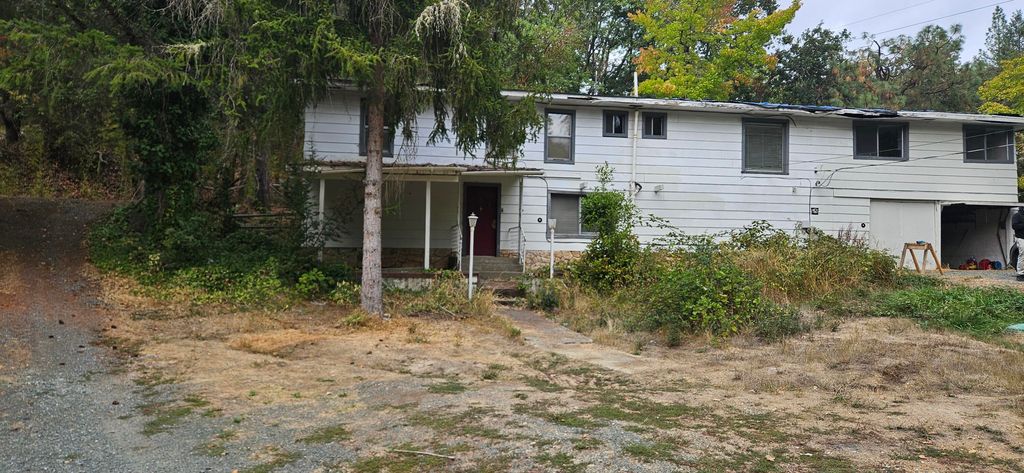 2100 Robinson Road, Grants Pass, OR 97527