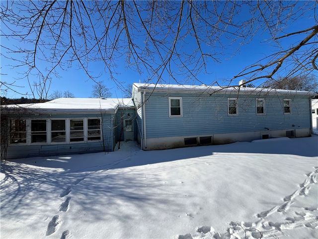 17 Roricks Glen Parkway, Elmira, NY 14905