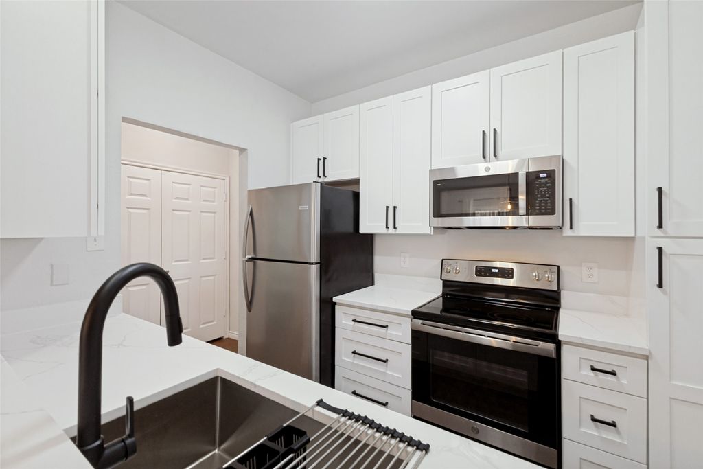 5701 Gaston Avenue 4, Dallas, TX 75214
