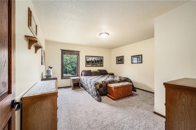 9750 SW 200th Street, Smithville, MO 64089