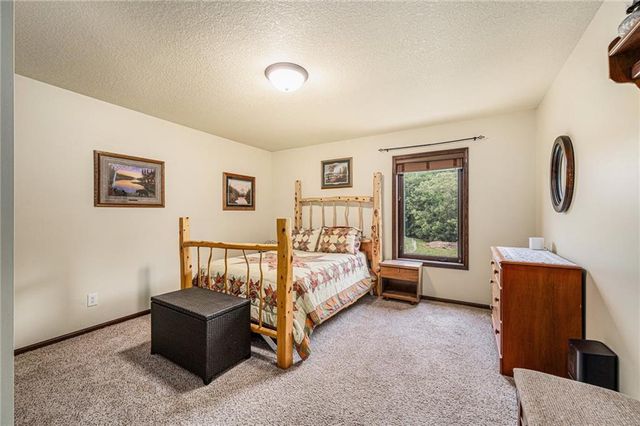 9750 SW 200th Street, Smithville, MO 64089