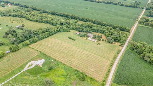 9750 SW 200th Street, Smithville, MO 64089