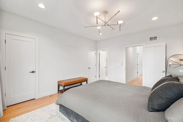 3428 N Kilbourn Avenue, Chicago, IL 60641