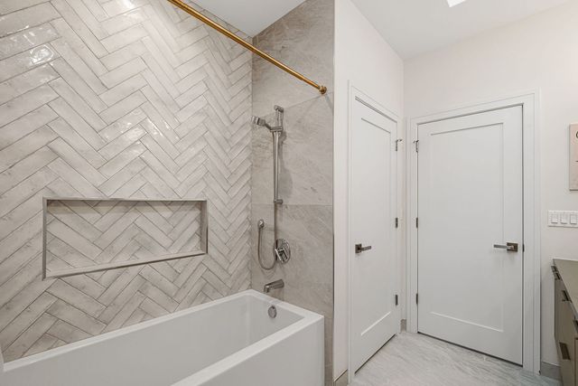 3428 N Kilbourn Avenue, Chicago, IL 60641