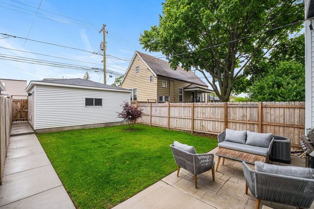 3428 N Kilbourn Avenue, Chicago, IL 60641