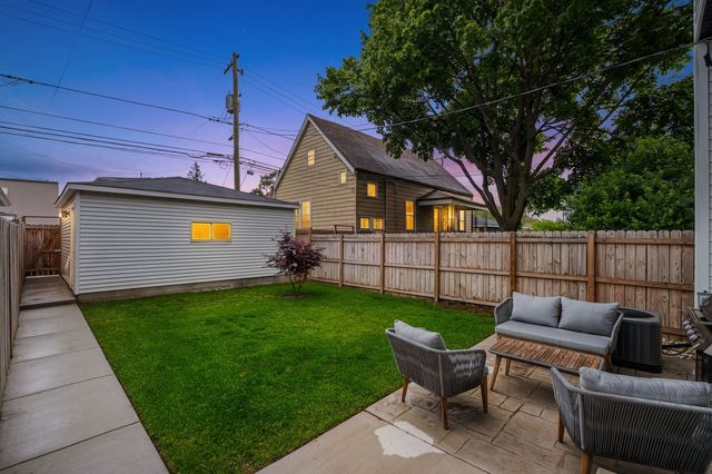 3428 N Kilbourn Avenue, Chicago, IL 60641