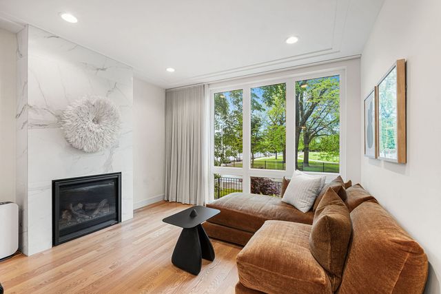 3428 N Kilbourn Avenue, Chicago, IL 60641