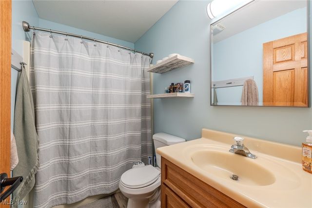 754 Chestnut Street, Geneva, OH 44041