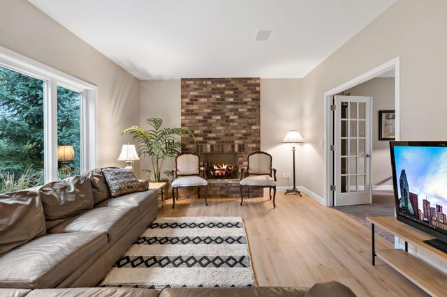 3402 Fairfax Lane, Woodbury, MN 55129