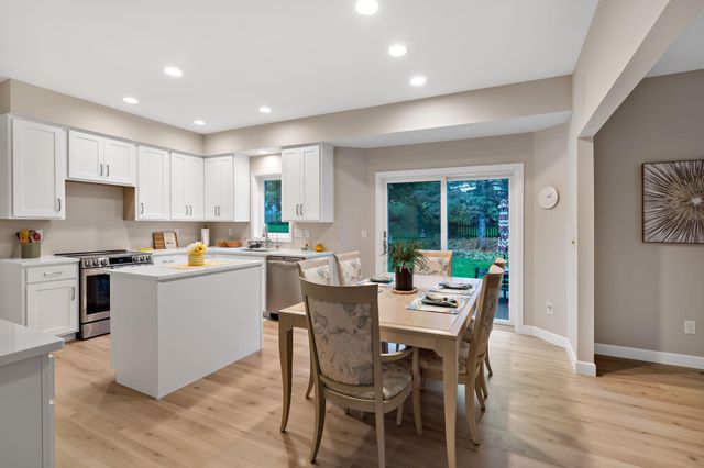 3402 Fairfax Lane, Woodbury, MN 55129