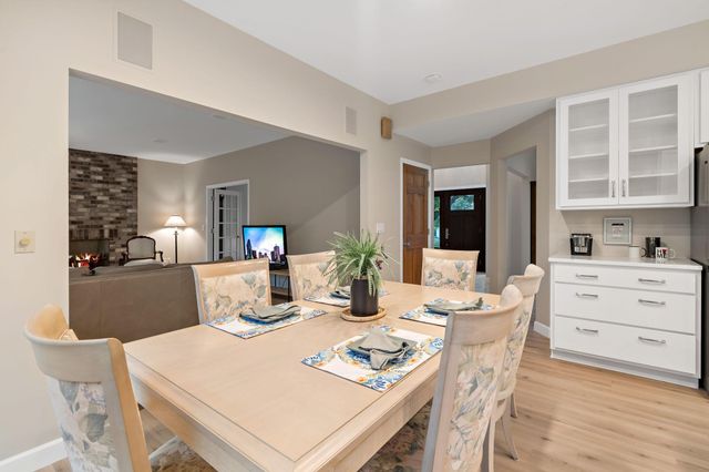 3402 Fairfax Lane, Woodbury, MN 55129
