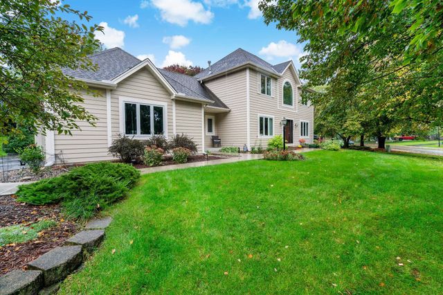 3402 Fairfax Lane, Woodbury, MN 55129