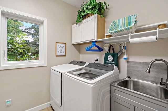 3402 Fairfax Lane, Woodbury, MN 55129