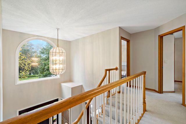 3402 Fairfax Lane, Woodbury, MN 55129