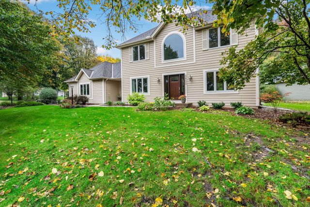 3402 Fairfax Lane, Woodbury, MN 55129