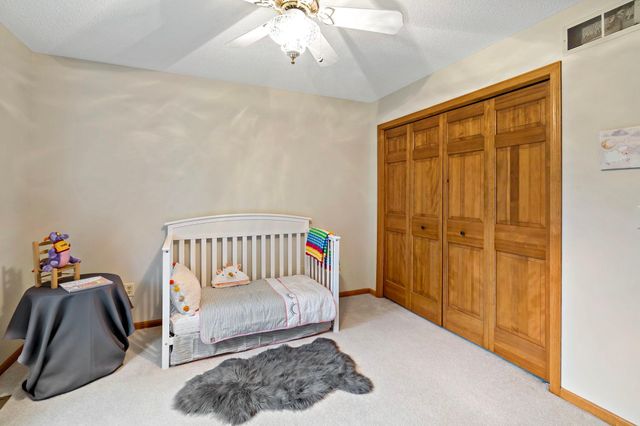 3402 Fairfax Lane, Woodbury, MN 55129