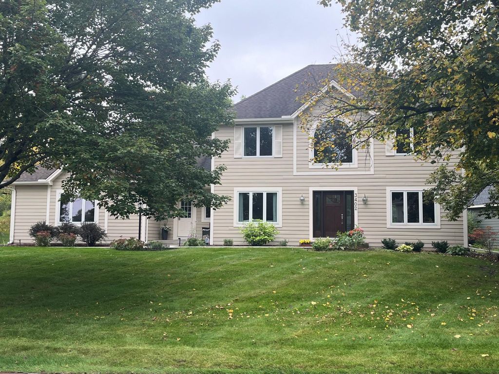 3402 Fairfax Lane, Woodbury, MN 55129