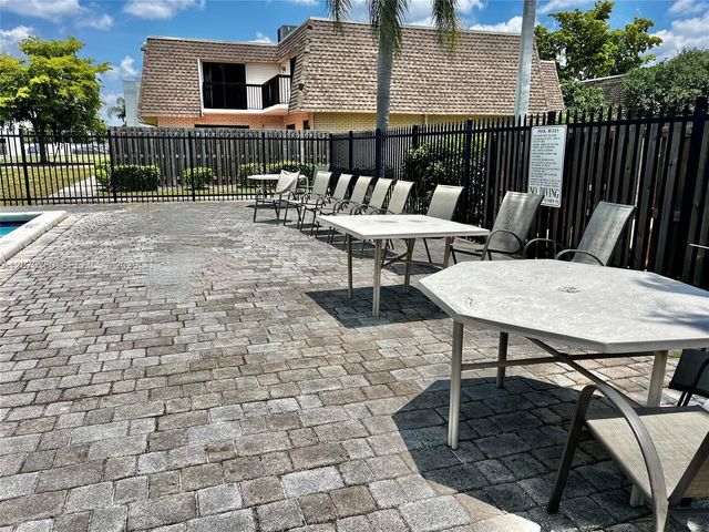 8206 SW 23rd Court 22A, North Lauderdale, FL 33068