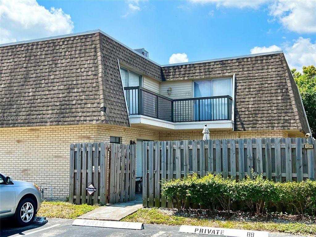 8206 SW 23rd Court 22A, North Lauderdale, FL 33068