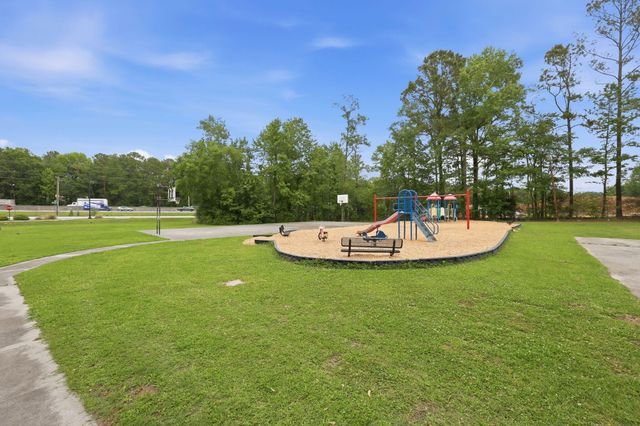 7915 Dutch Court, North Charleston, SC 29420