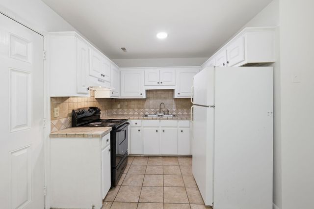 7915 Dutch Court, North Charleston, SC 29420