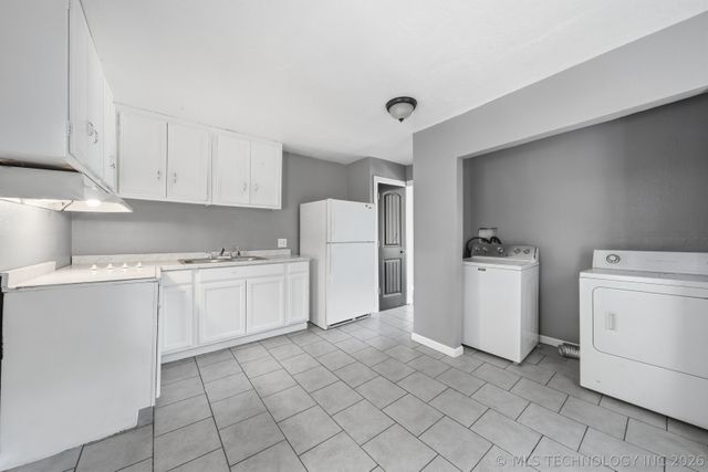 312 N Industrial Avenue, Sand Springs, OK 74063