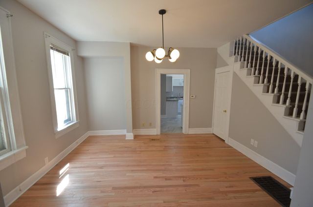 163 W 5th Avenue, Columbus, OH 43201