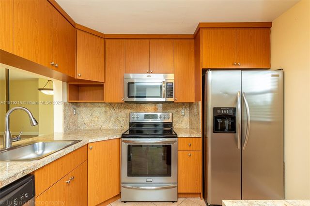 10624 NW 10th St 103, Pembroke Pines, FL 33026