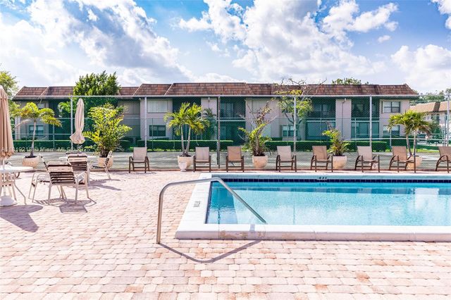 10624 NW 10th St 103, Pembroke Pines, FL 33026