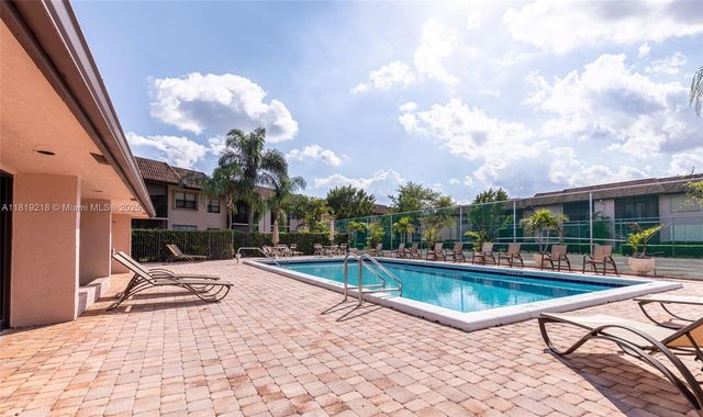 10624 NW 10th St 103, Pembroke Pines, FL 33026