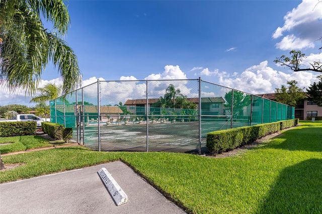 10624 NW 10th St 103, Pembroke Pines, FL 33026