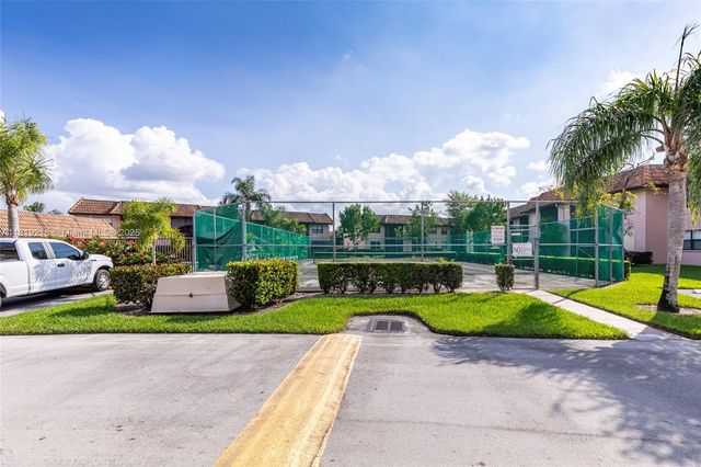 10624 NW 10th St 103, Pembroke Pines, FL 33026