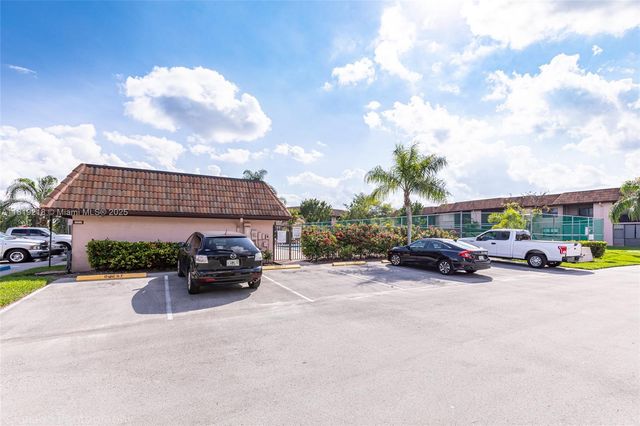 10624 NW 10th St 103, Pembroke Pines, FL 33026