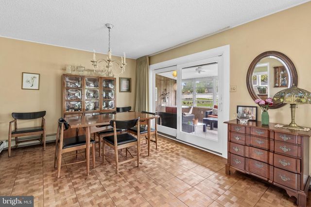 78 RED BERRY RD, Levittown, PA 19056