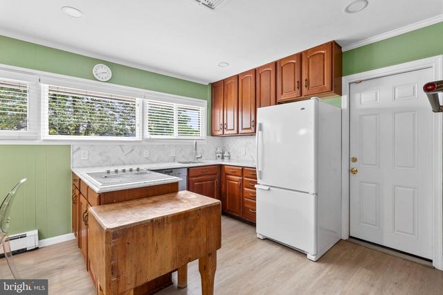 78 RED BERRY RD, Levittown, PA 19056