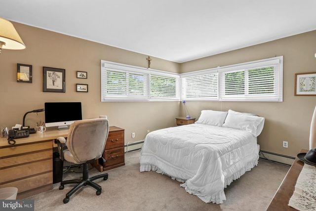 78 RED BERRY RD, Levittown, PA 19056