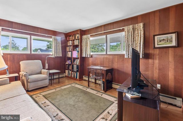 78 RED BERRY RD, Levittown, PA 19056