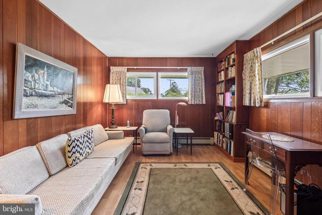 78 RED BERRY RD, Levittown, PA 19056