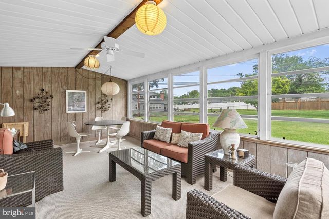 78 RED BERRY RD, Levittown, PA 19056