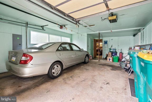 78 RED BERRY RD, Levittown, PA 19056