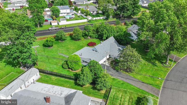 78 RED BERRY RD, Levittown, PA 19056