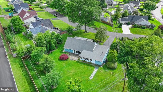 78 RED BERRY RD, Levittown, PA 19056