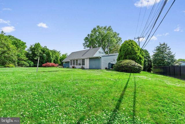78 RED BERRY RD, Levittown, PA 19056