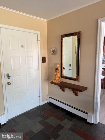 78 RED BERRY RD, Levittown, PA 19056