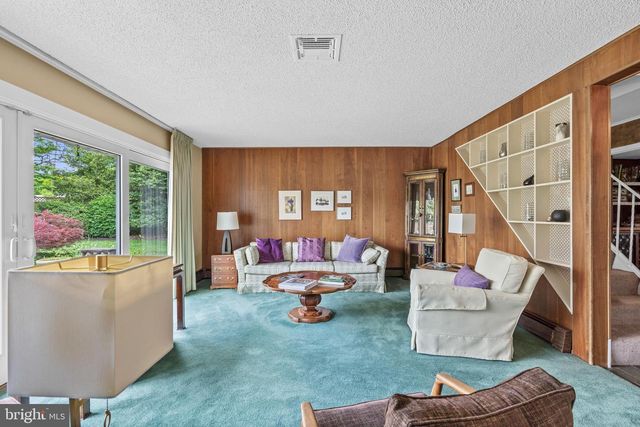 78 RED BERRY RD, Levittown, PA 19056