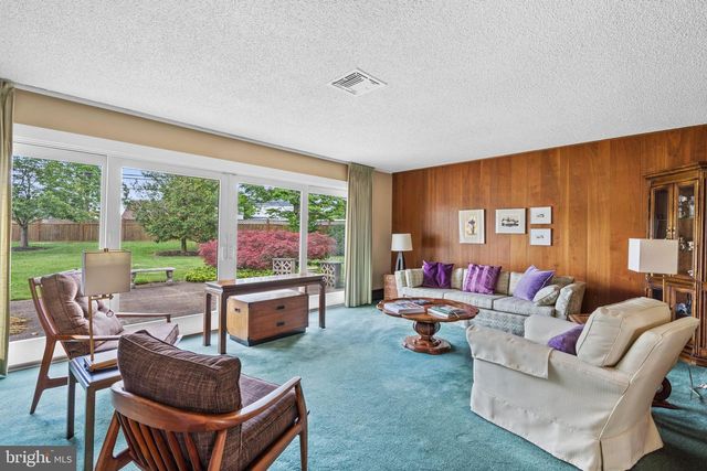 78 RED BERRY RD, Levittown, PA 19056