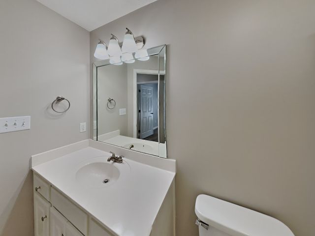 1090 Pinehurst Dr, Gallatin, TN 37066