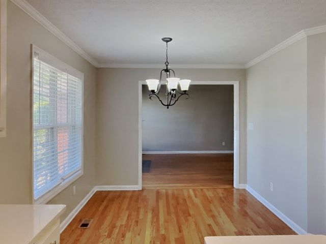 1090 Pinehurst Dr, Gallatin, TN 37066