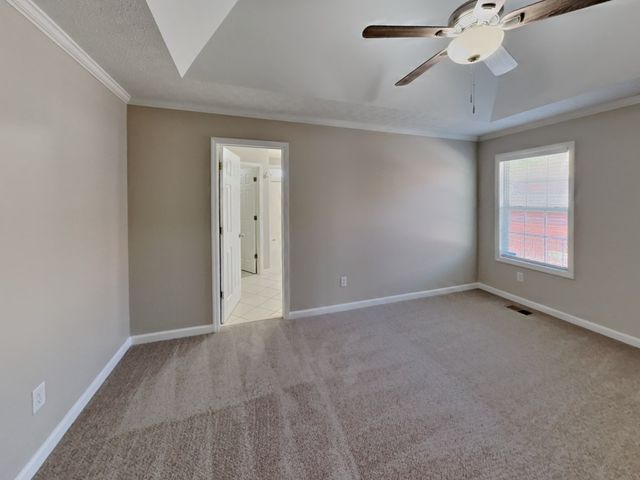 1090 Pinehurst Dr, Gallatin, TN 37066