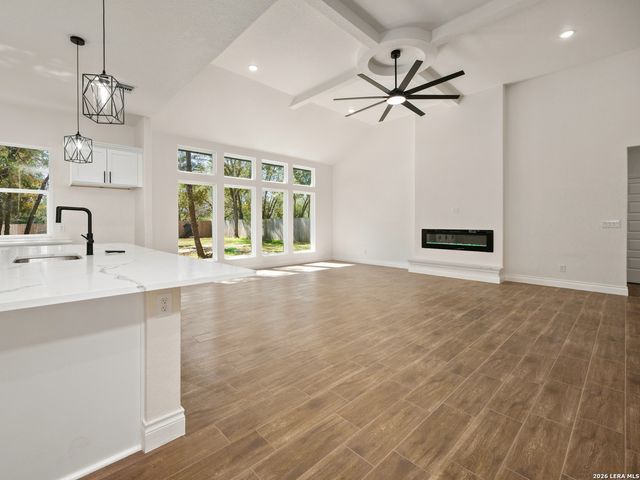 3814 Waterwood Pass Dr, Elmendorf, TX 78112